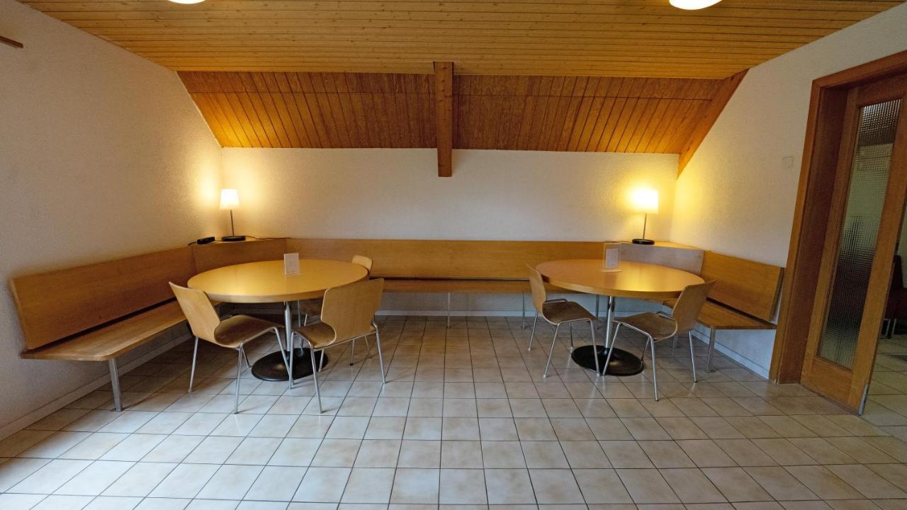 Delemont Youth Hostel Exterior photo