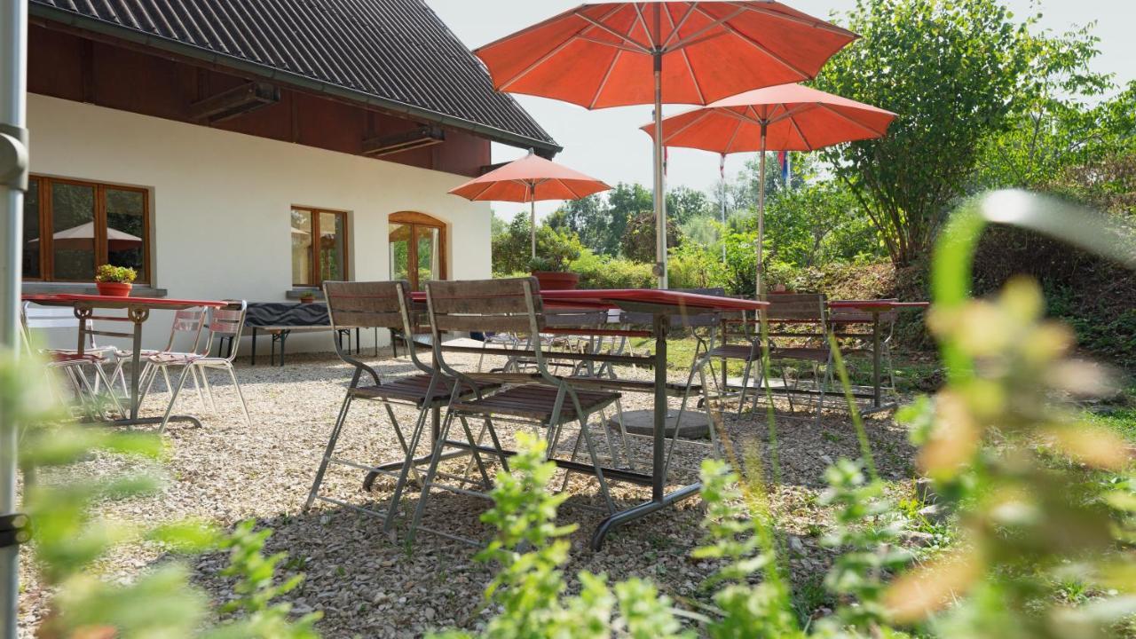 Delemont Youth Hostel Exterior photo