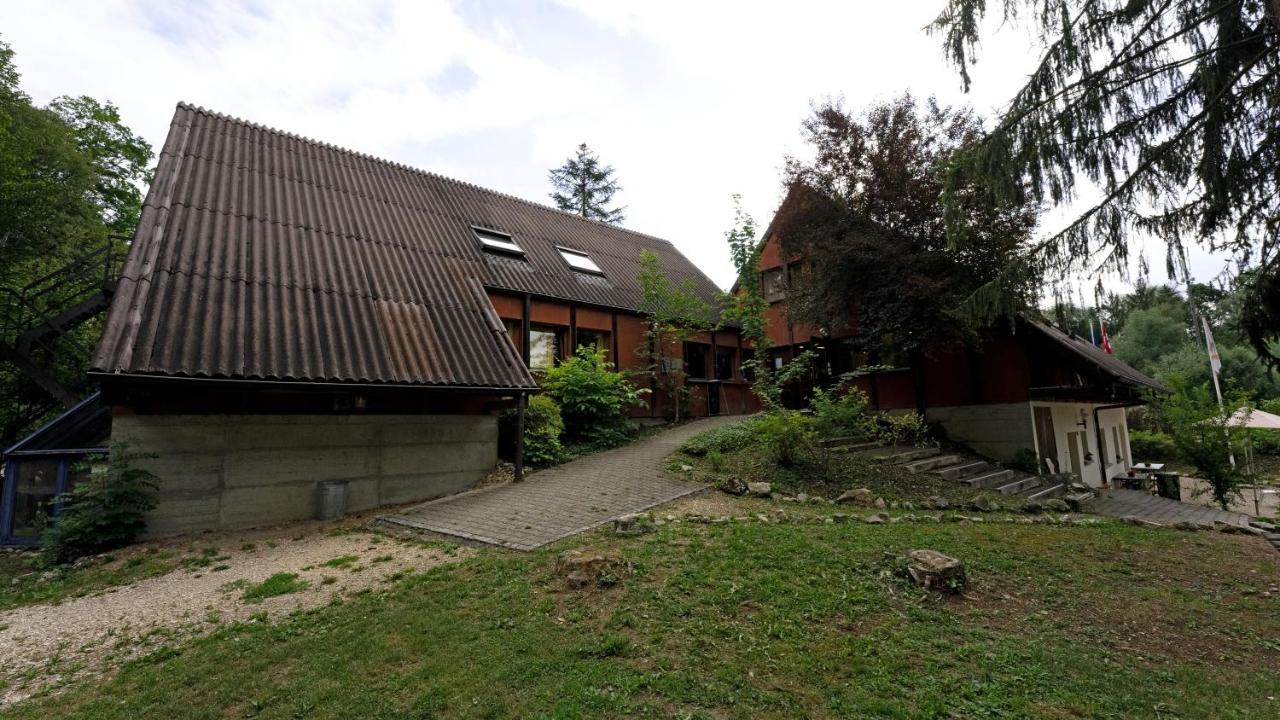 Delemont Youth Hostel Exterior photo