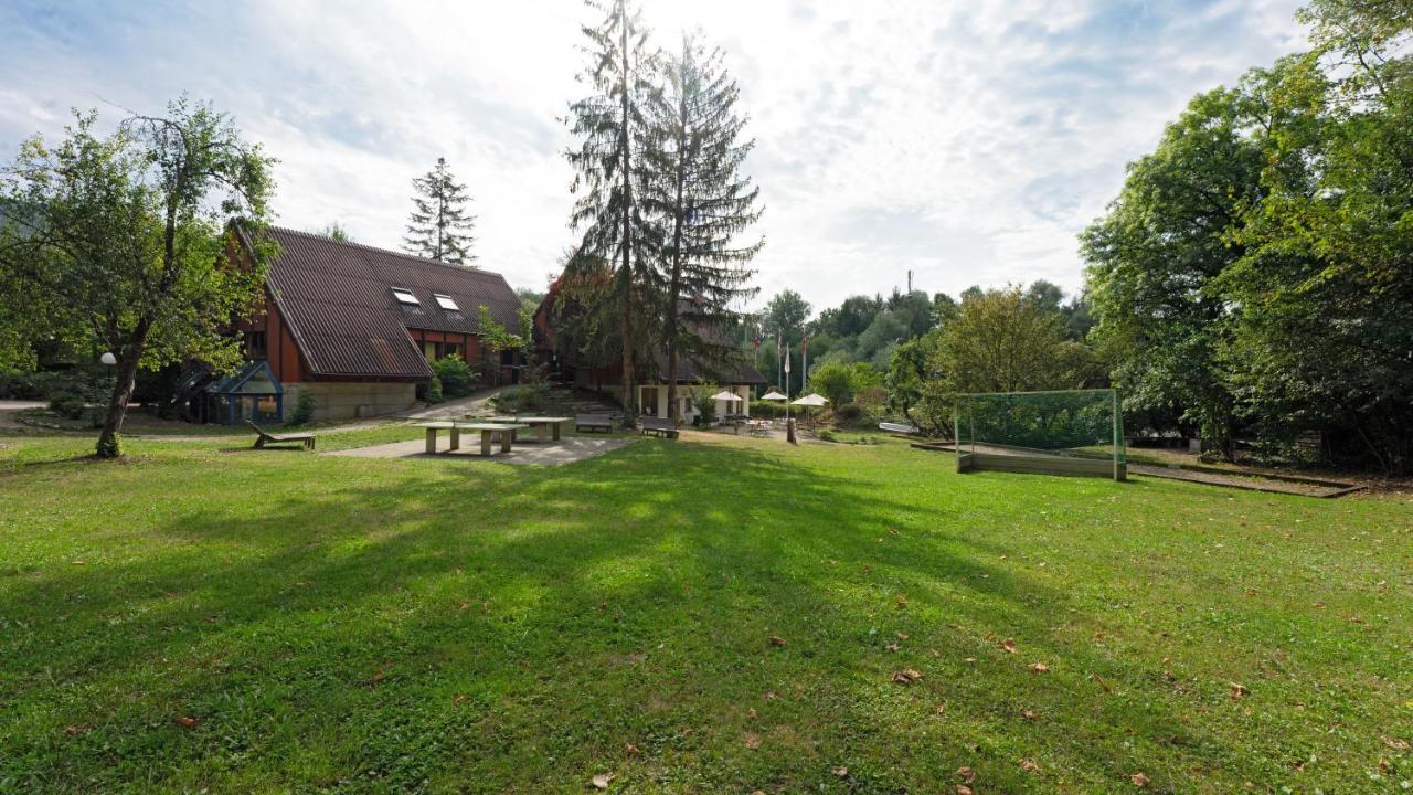 Delemont Youth Hostel Exterior photo