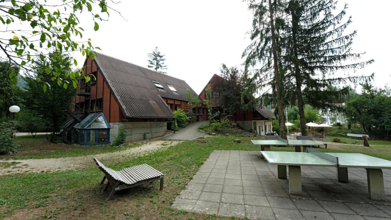 Delemont Youth Hostel Exterior photo
