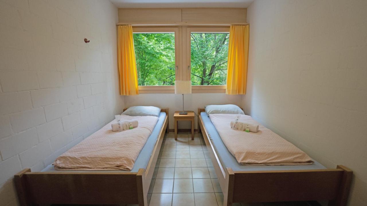 Delemont Youth Hostel Exterior photo