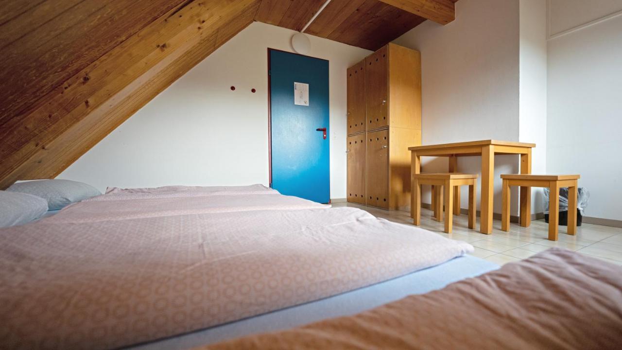 Delemont Youth Hostel Exterior photo