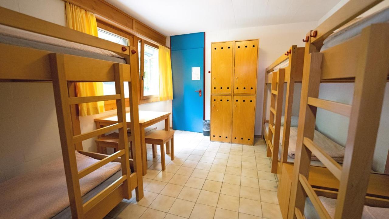 Delemont Youth Hostel Exterior photo