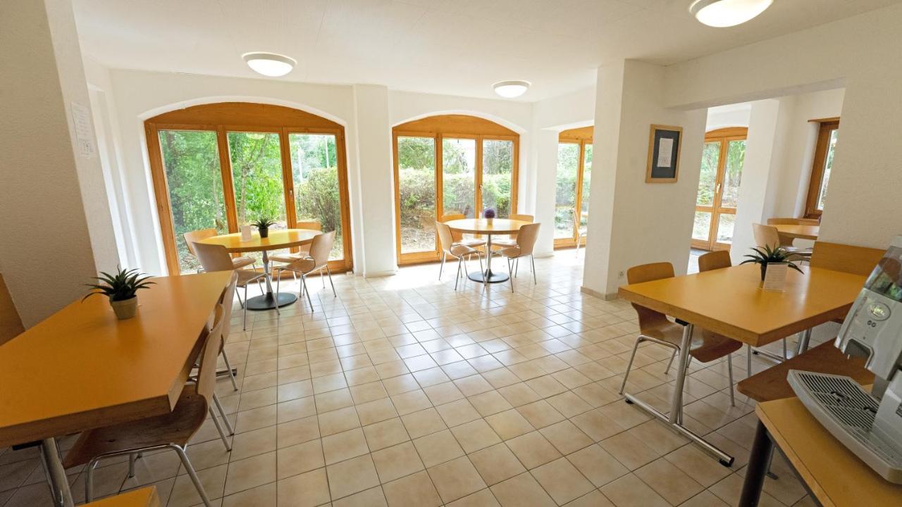 Delemont Youth Hostel Exterior photo