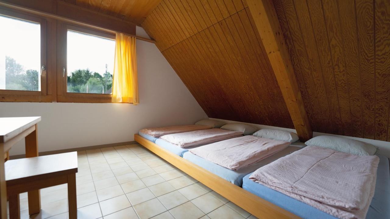 Delemont Youth Hostel Exterior photo