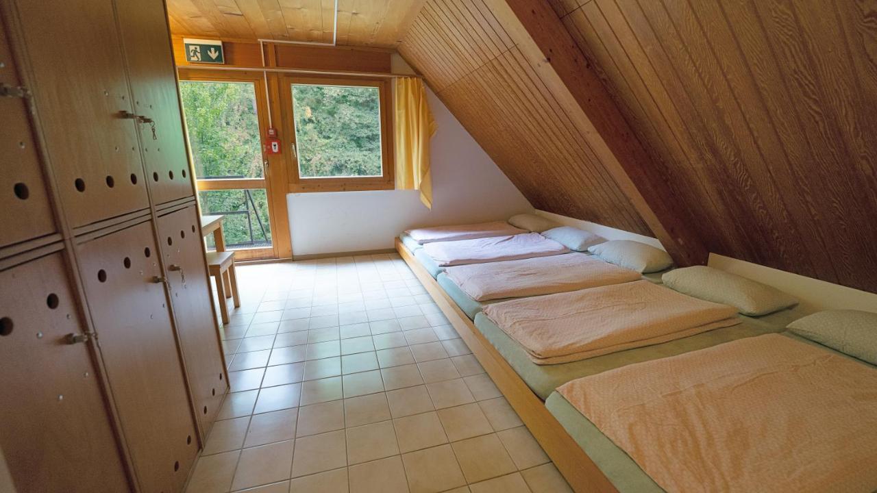 Delemont Youth Hostel Exterior photo