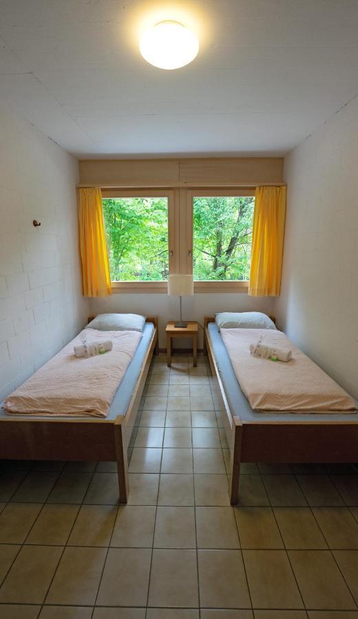 Delemont Youth Hostel Exterior photo