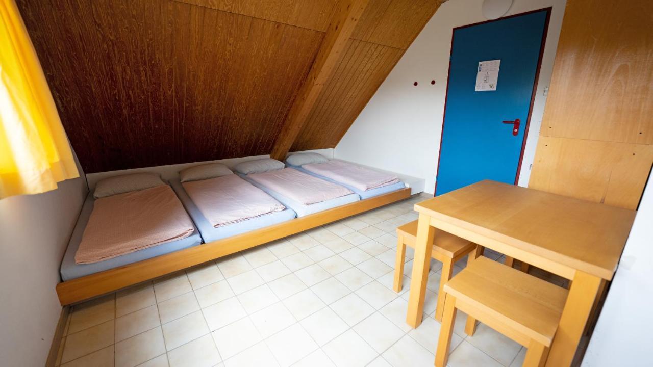 Delemont Youth Hostel Exterior photo