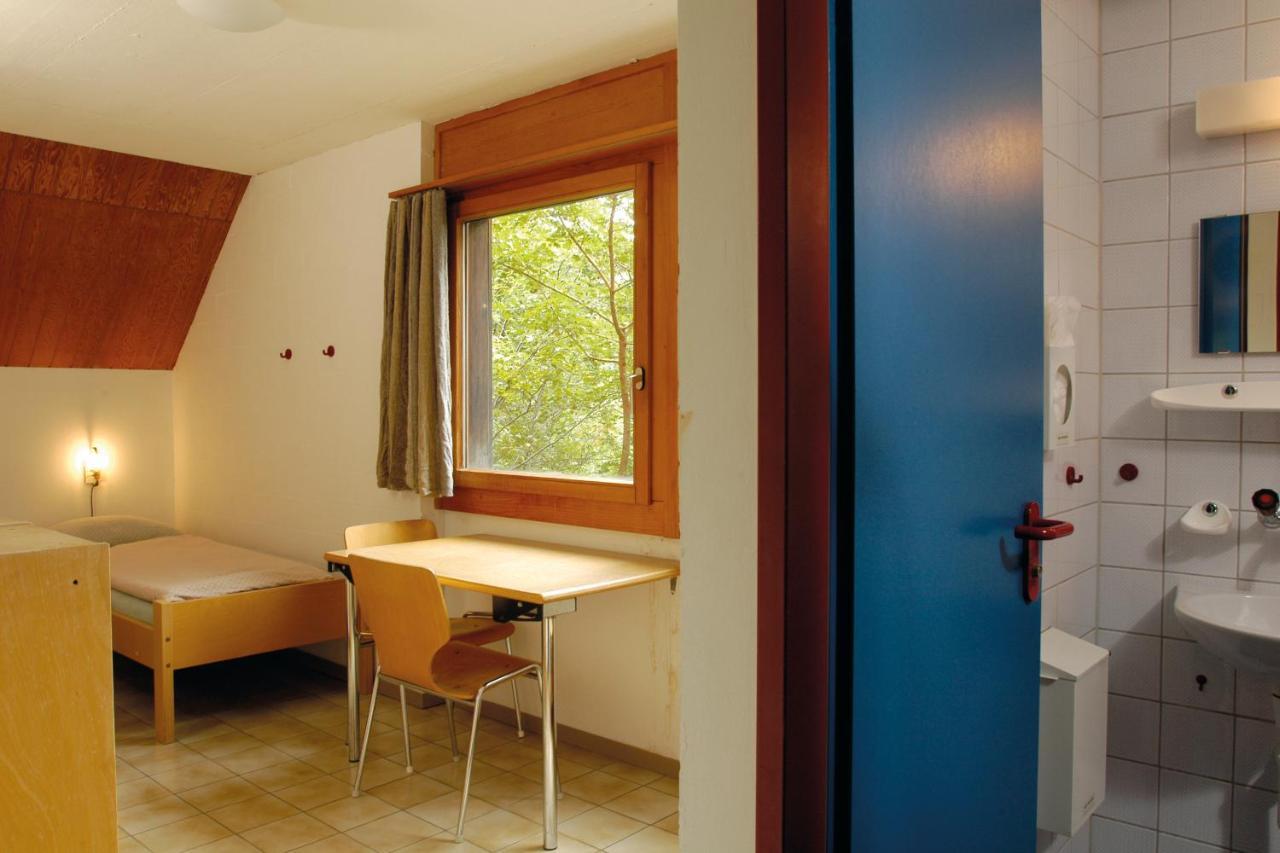 Delemont Youth Hostel Exterior photo